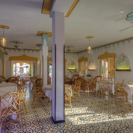 Отель Arabesque Вариготти